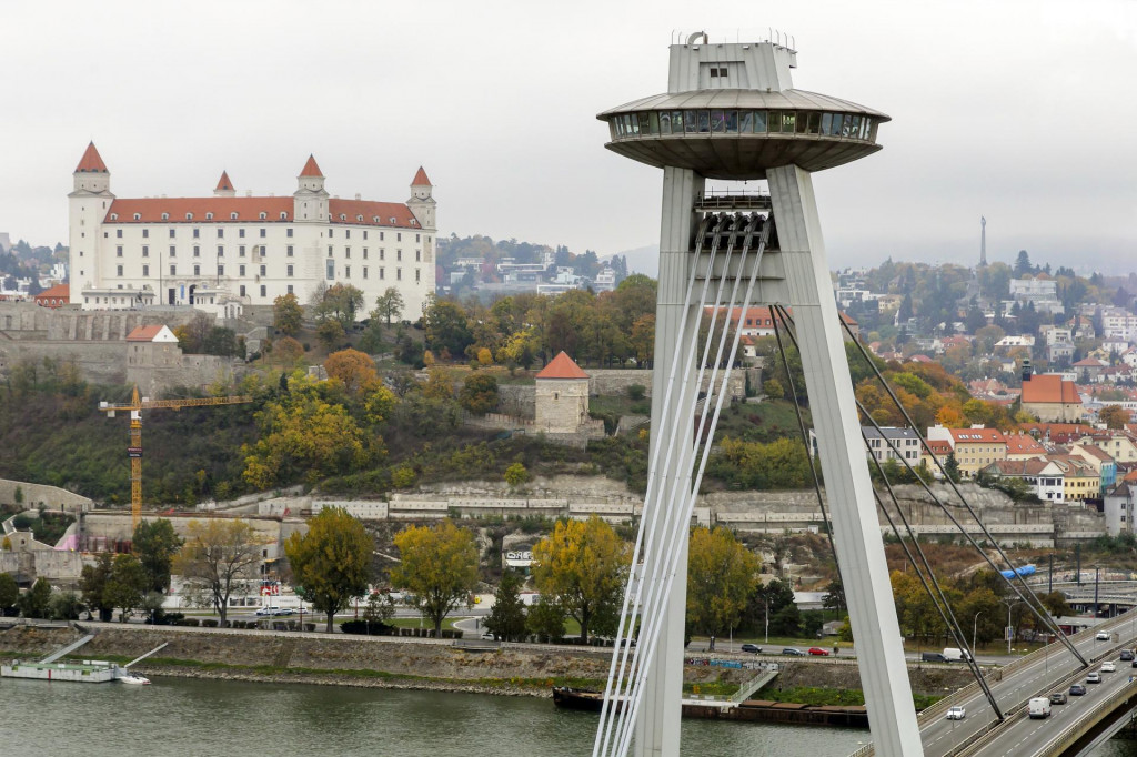Kľúčovým dôvodom z pohľadu agentúry bolo napätie v zahraničnom obchode z dôvodu amerických ciel, čo môže negatívne ovplyvniť rast slovenskej ekonomiky a následne pribrzdiť konsolidačné úsilie vlády. FOTO: TASR/Dano Veselský