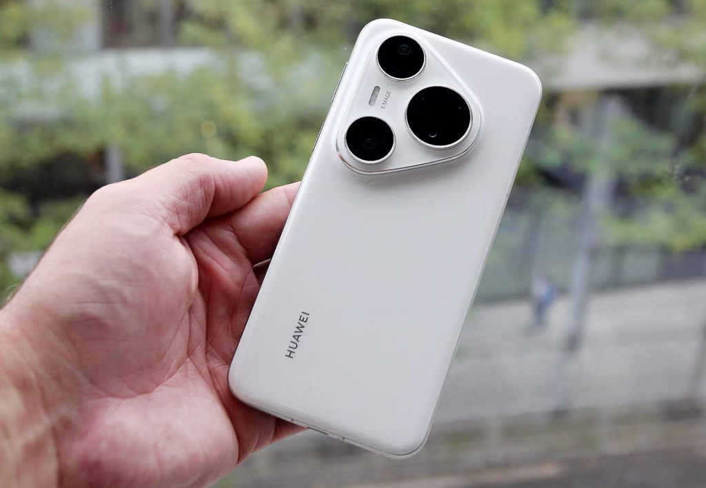 Huawei vlani prešiel zmenou názvu top modelov, pretože písmeno P nahradilo označenie Pura. Na obrázku aktuálny model Pura 80 Pro.
