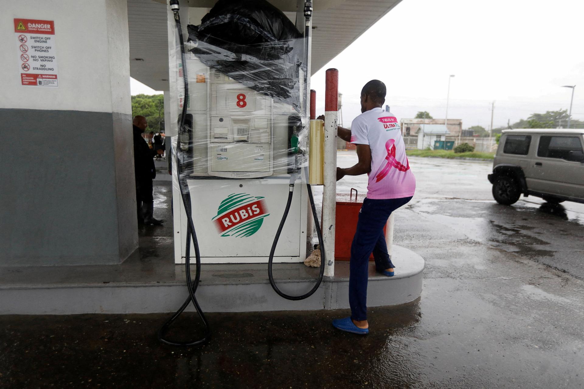 Na Jamajku mieri hurikán Melissa, podľa meteorológov najsilnejší za sto rokov