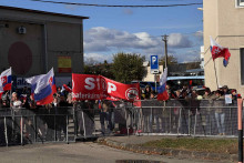 Protest proti baterkárni v Šuranoch. FOTO: HN/Ákos Cséplö