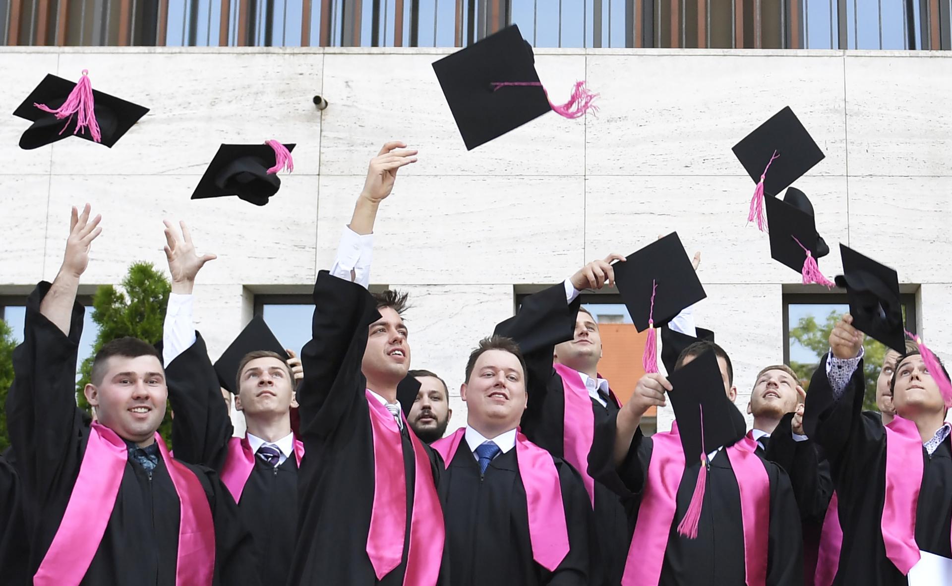 Prodekan Ekonomickej univerzity: Štipendiá doktorandov vôbec nepokrývajú náročnosť štúdia a život v Bratislave