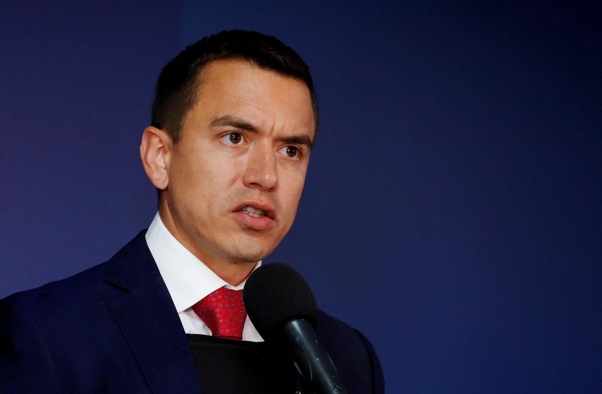 Ekvádor neponúkne USA, aby umiestnili vojenskú základňu na Galapágoch. Uskutoční sa referendum