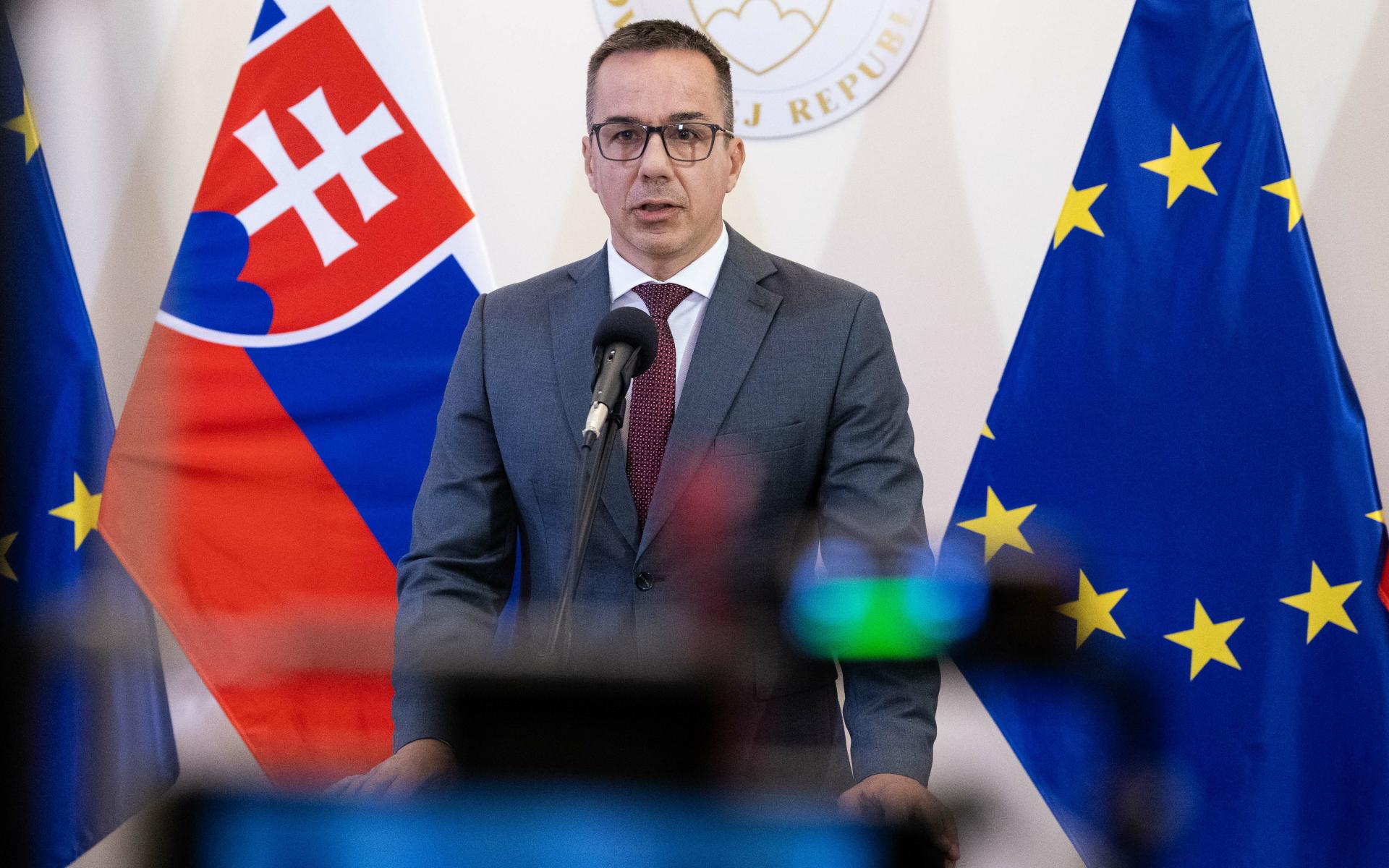 Tomáš zvažuje návrat do minulosti, dôchodky by sa zvyšovali inak. Experti hovoria, kto by získal najviac