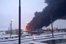Požiar rafinérie v Leningradskej oblasti. FOTO: Reuters