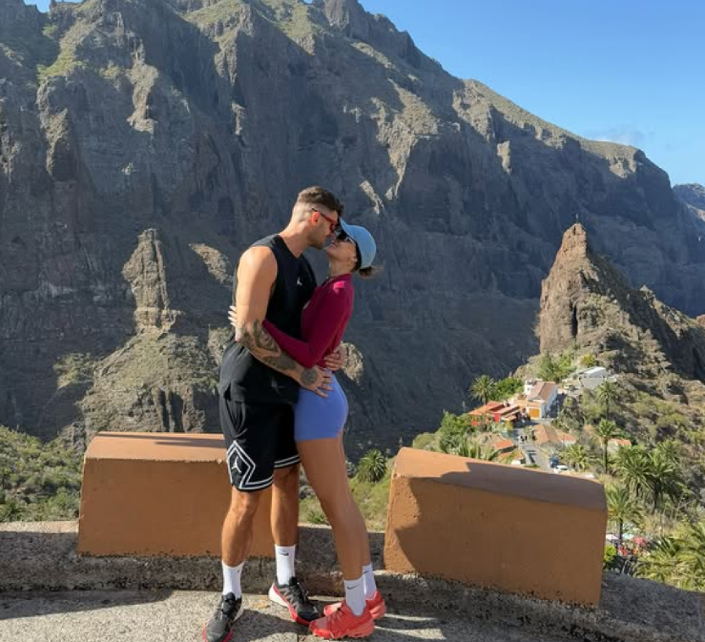 Trabo a Kristi sa pred pár týždňami zasnúbili.