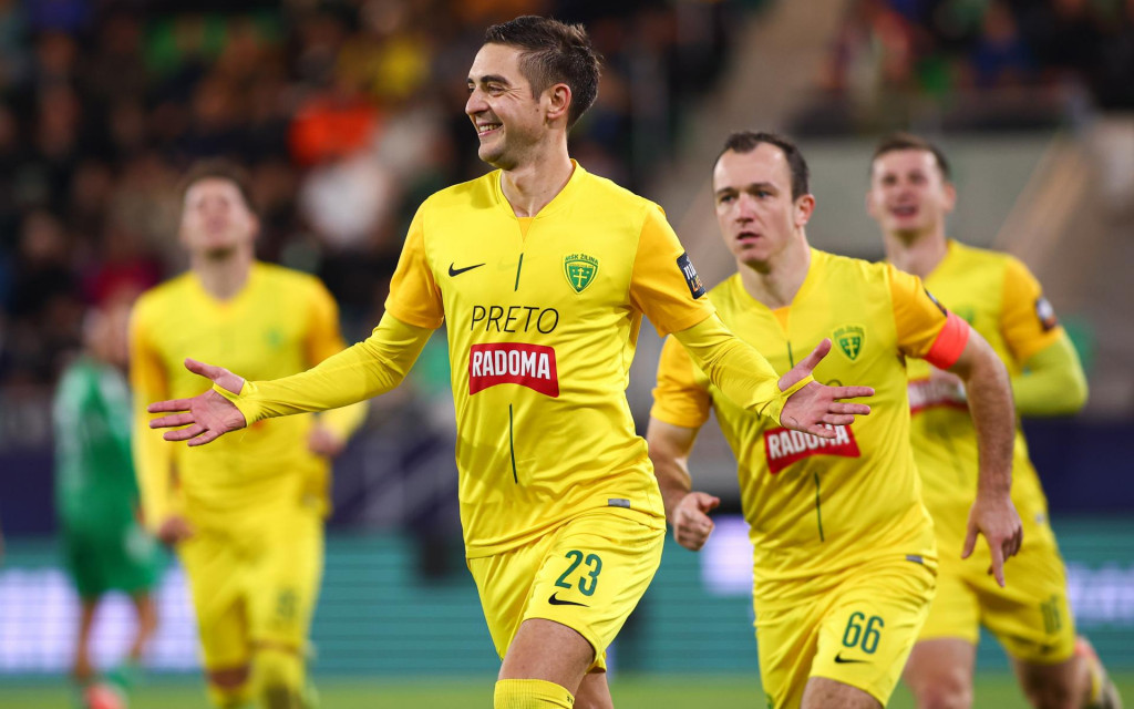 Hviezda Žilinčanov úradovala aj na Šariši. Michal Faško strelil gól aj na pôde Prešova a hostia spod Dubňa si dokráčali k pohodlnej výhre 4:0. FOTO: TASR/D. Stehlík