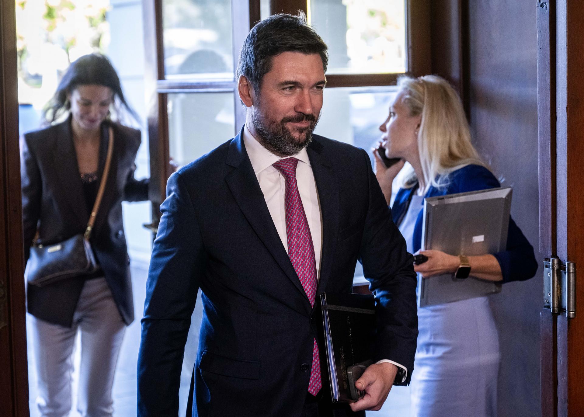 Minister Takáč: Vláda asi nebude žiadať parlament o dôveru pre dlhovú brzdu