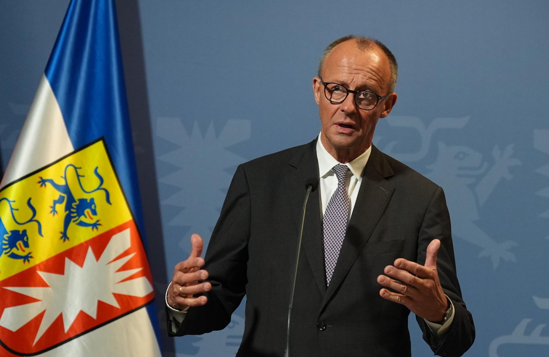 Merz pozval prezidenta Sýrie do Nemecka: Občianska vojna sa skončila, nastal čas deportovať utečencov