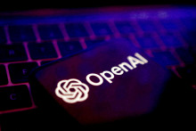 Spoločnosť OpenAI tiež nedávno upravila partnerstvo so svojim dlhoročným podporovateľom Microsoftom, ktorý už nie je jeho výhradným poskytovateľom cloudových služieb. FOTO: REUTERS
