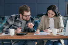 Vyváženosť, férovosť je vo vzťahu potrebná. Dá sa však strážiť ako v účtovnej knihe?