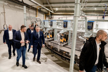 Otvorenia novej farmy neďaleko Topoľčian sa zúčastnil aj premiér Robert Fico. FOTO: Úrad vlády SR