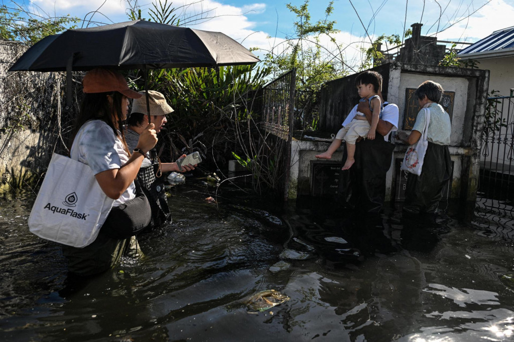 Zaplavené oblasti na Filipínach. FOTO: Reuters