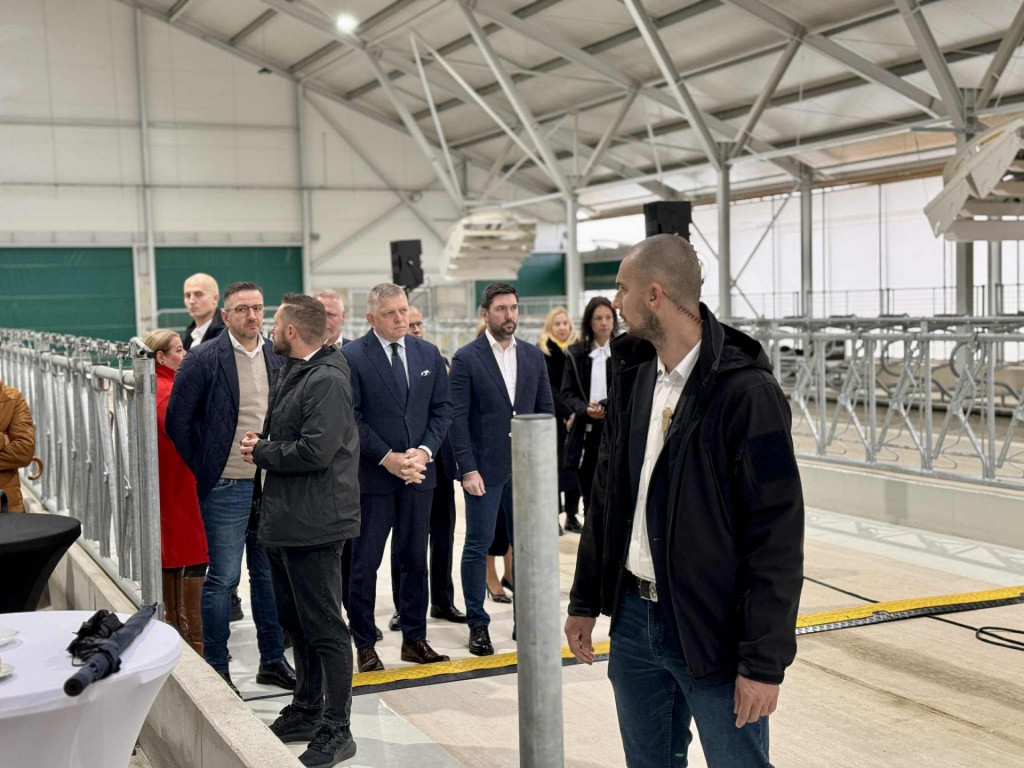 Premiér Robert Fico a minister Richard Takáč. FOTO: HN/Akos Cséplö