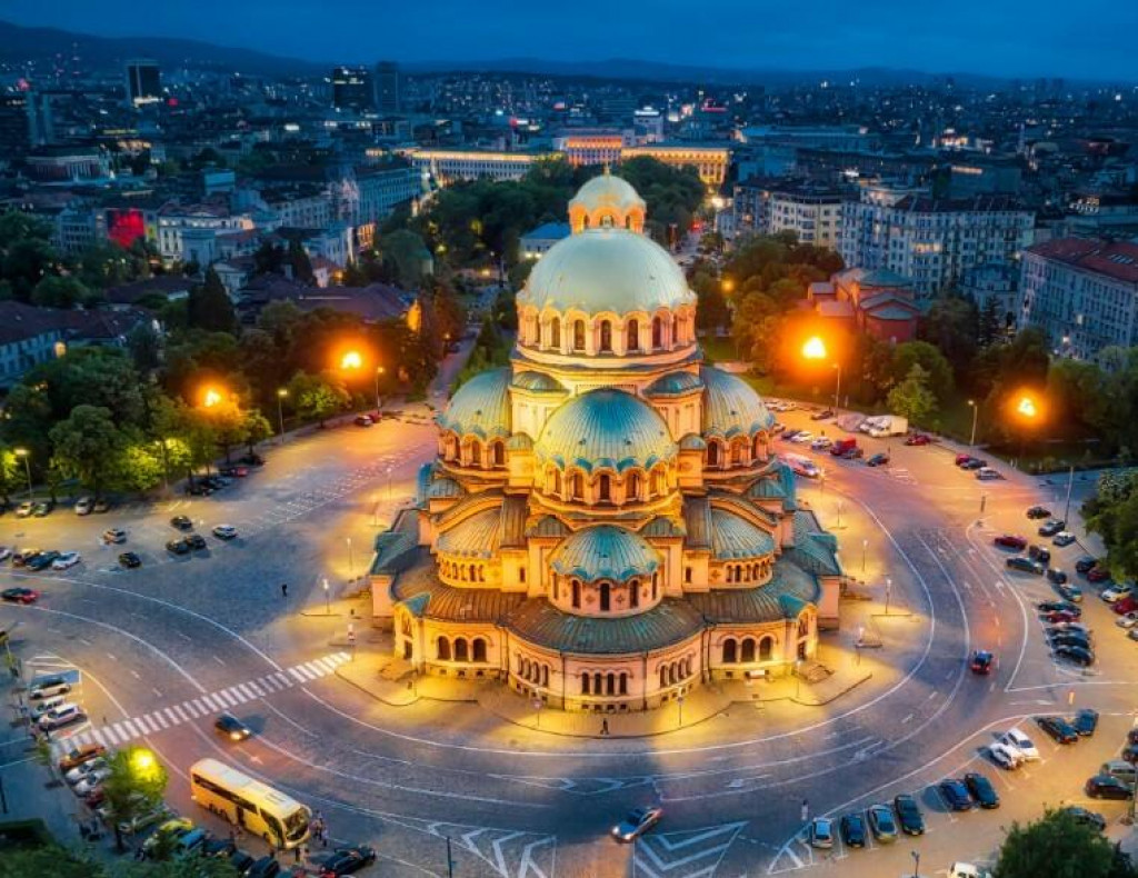 Pohľad na večernú Sofiu.

FOTO: visitbulgaria.com