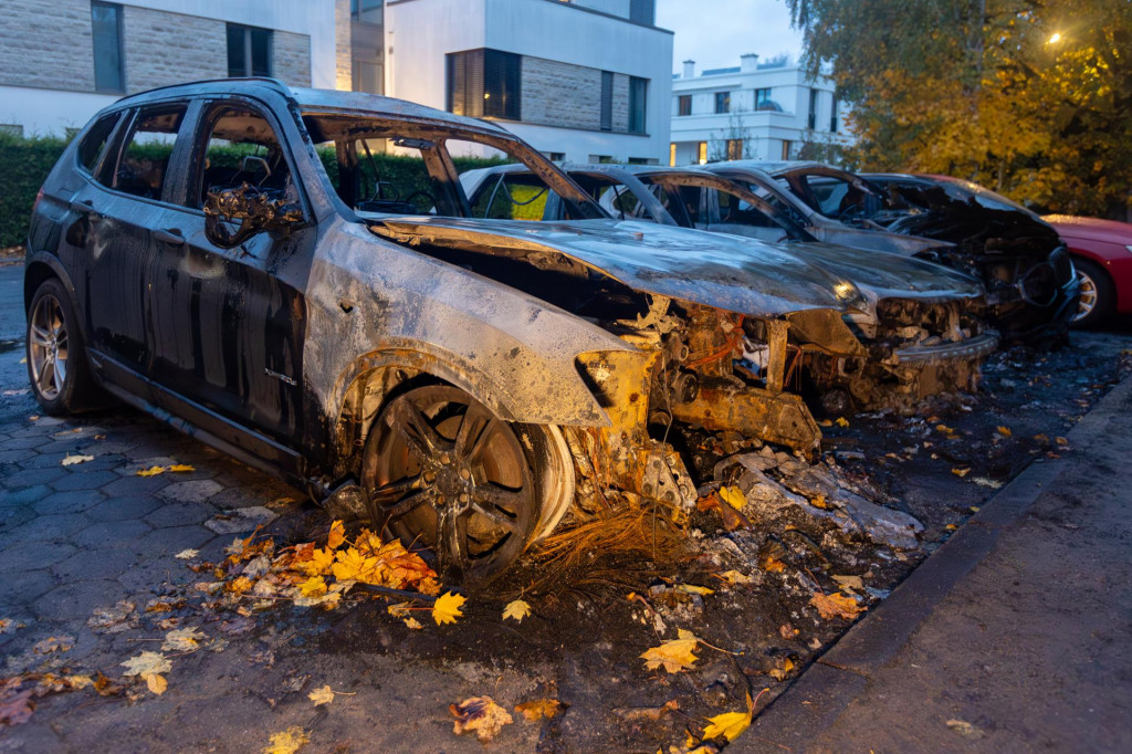 Neznámi páchatelia v pondelok podpálili auto 1. tajomníka poslaneckého klubu strany Alternatíva pre Nemecko (AfD) Bernda Baumanna. FOTO: TASR/DPA