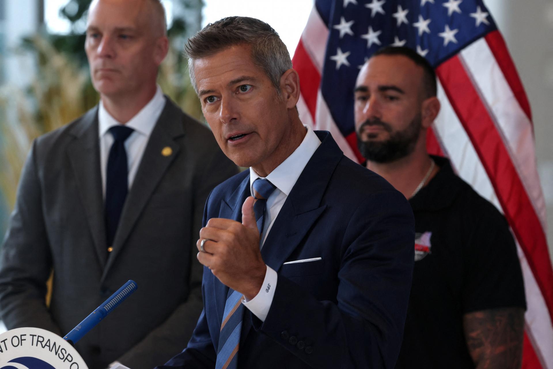 Shutdown v USA môže spôsobiť zmätky v leteckej doprave. Uvidíte masový chaos, varuje minister dopravy Duffy