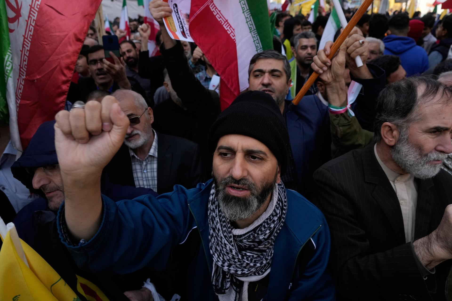 V Iráne si pripomenuli výročie obsadenia veľvyslanectva USA z roku 1979