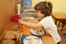 Trojročné deti majú nárok na škôlku, od roku 2027 tam budú musieť chodiť povinne.