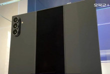 Prvé snímky trojskladačky Samsung Galaxy Z TriFold.