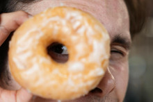 Zjedol 100 najnezdravších jedál sveta za 50 hodín.