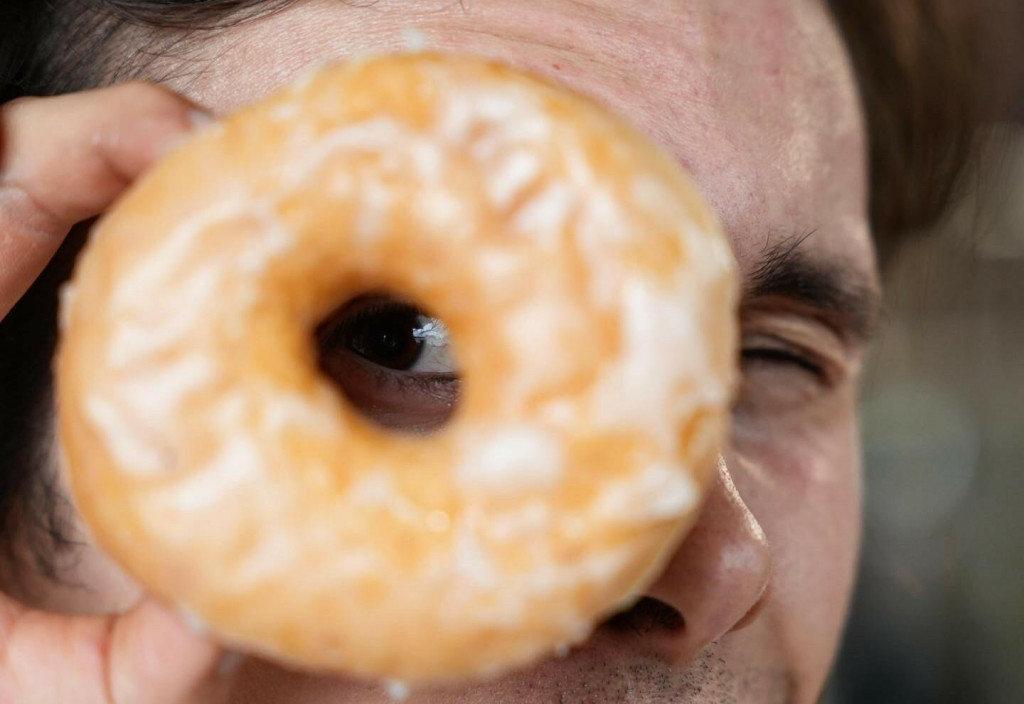 Zjedol 100 najnezdravších jedál sveta za 50 hodín.