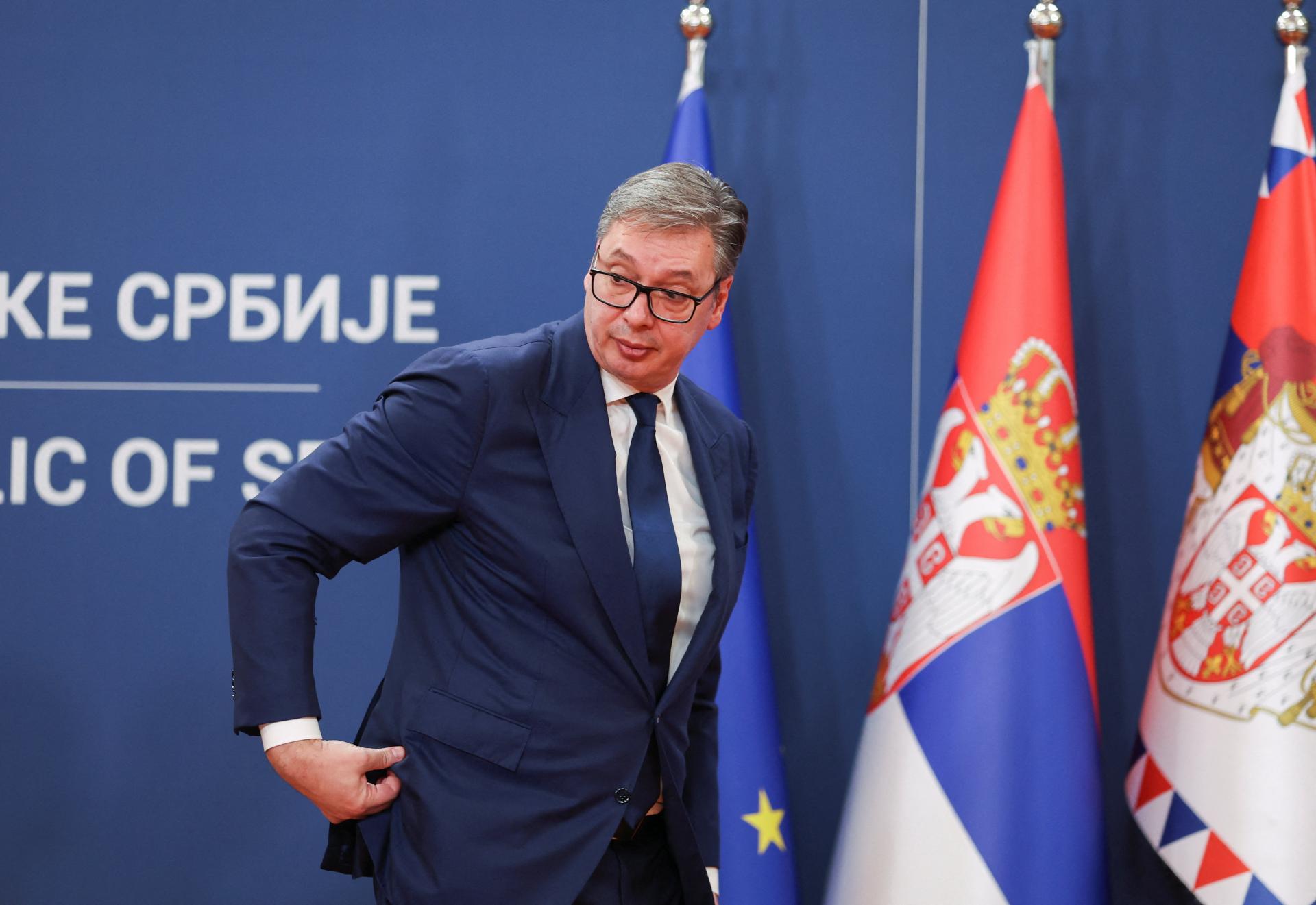Srbskí prokurátori vinia Vučiča z nezákonného zasahovania do trestných konaní