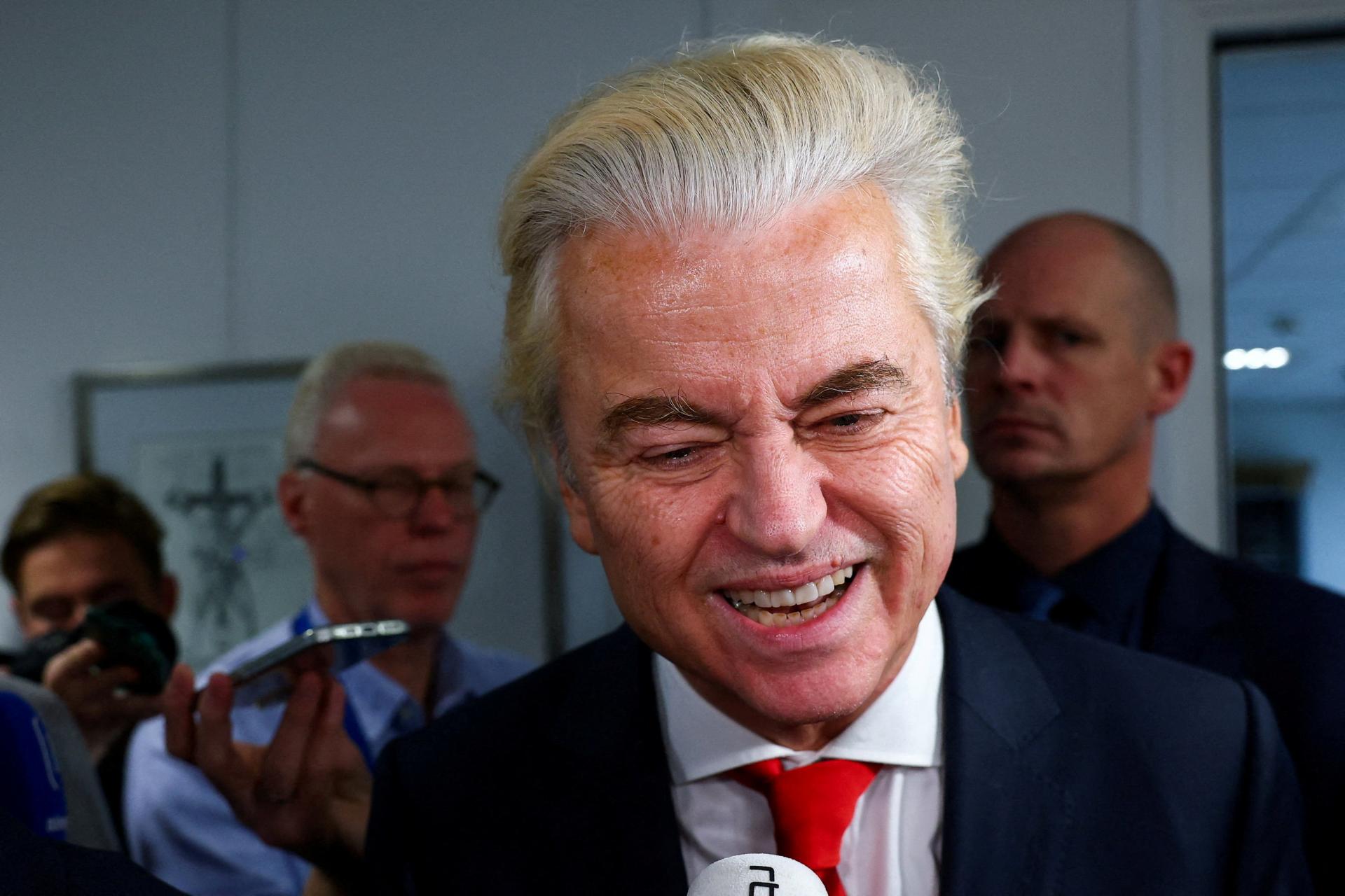 Wilders žiada, aby jeho PVV bola súčasťou rokovaní o zostavení vlády. Ostatné strany spoluprácu vylúčili
