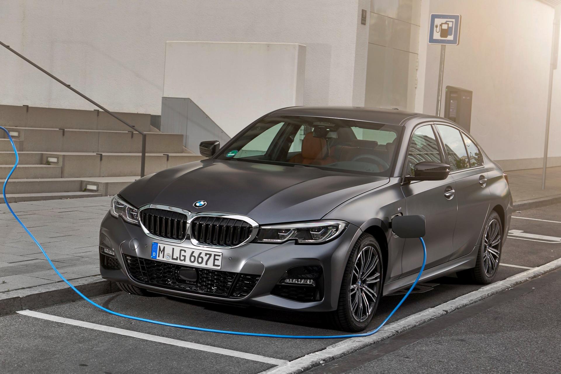 Máte plug-in hybrid a nenabíjate ho? Nemci už zvažujú kontroverzný krok, prinútia vás