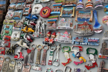 Magnetky tvoria dôležitú súčasť segmentu cestovného ruchu. FOTO: Wikimedia Commons