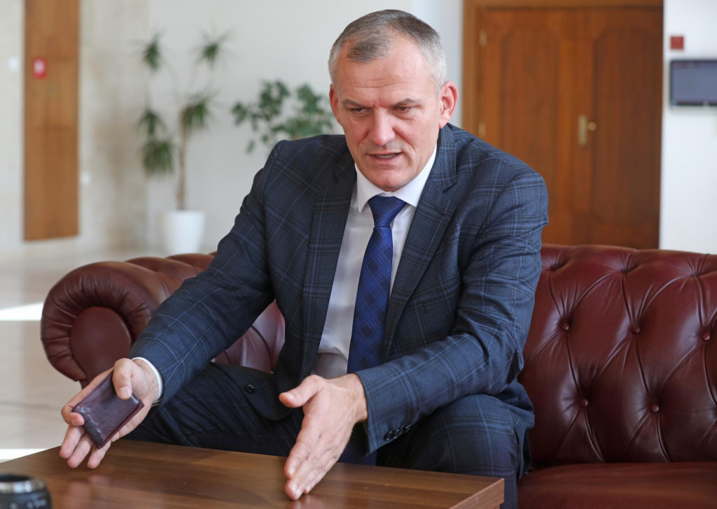 Tvrdenia opozičných poslancov o ovládnutí hazardu sú len ostrý politický jazyk, nie argument, povedal Roman Malatinec. FOTO: HN/Peter Mayer