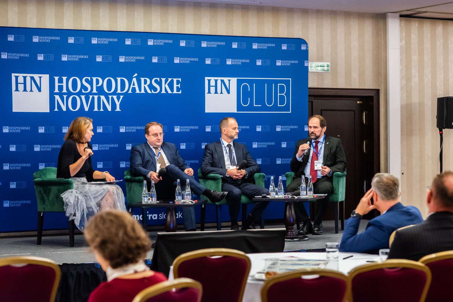 Dočká sa priemysel konečne lacnejšej energie? Cesta k nej vedie cez buldozér, ale aj ďalšie dve možnosti