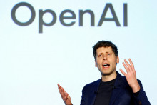 Šéf firmy OpenAI Sam Altman na konferencii v Tokiu. FOTO: REUTERS