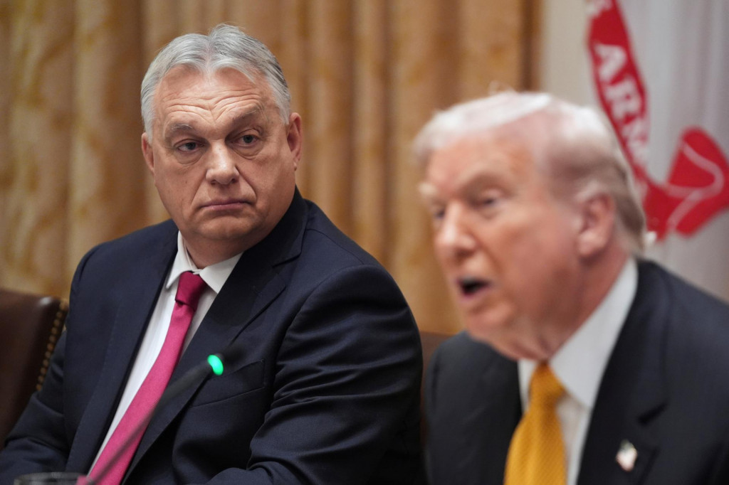 Americký prezident Donald Trump (vpravo) a maďarský premiér Viktor Orbán počas stretnutia v Bielom dome. FOTO: TASR/AP