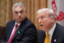 Americký prezident Donald Trump (vpravo) a maďarský premiér Viktor Orbán počas stretnutia v Bielom dome vo Washingtone. FOTO TASR/AP