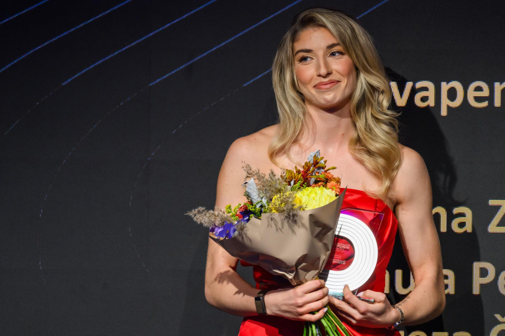 Na snímke prekvapenie roka a atlét roka 2025 Emma Zapletalová počas galavečeru Atlét roka. FOTO: TASR