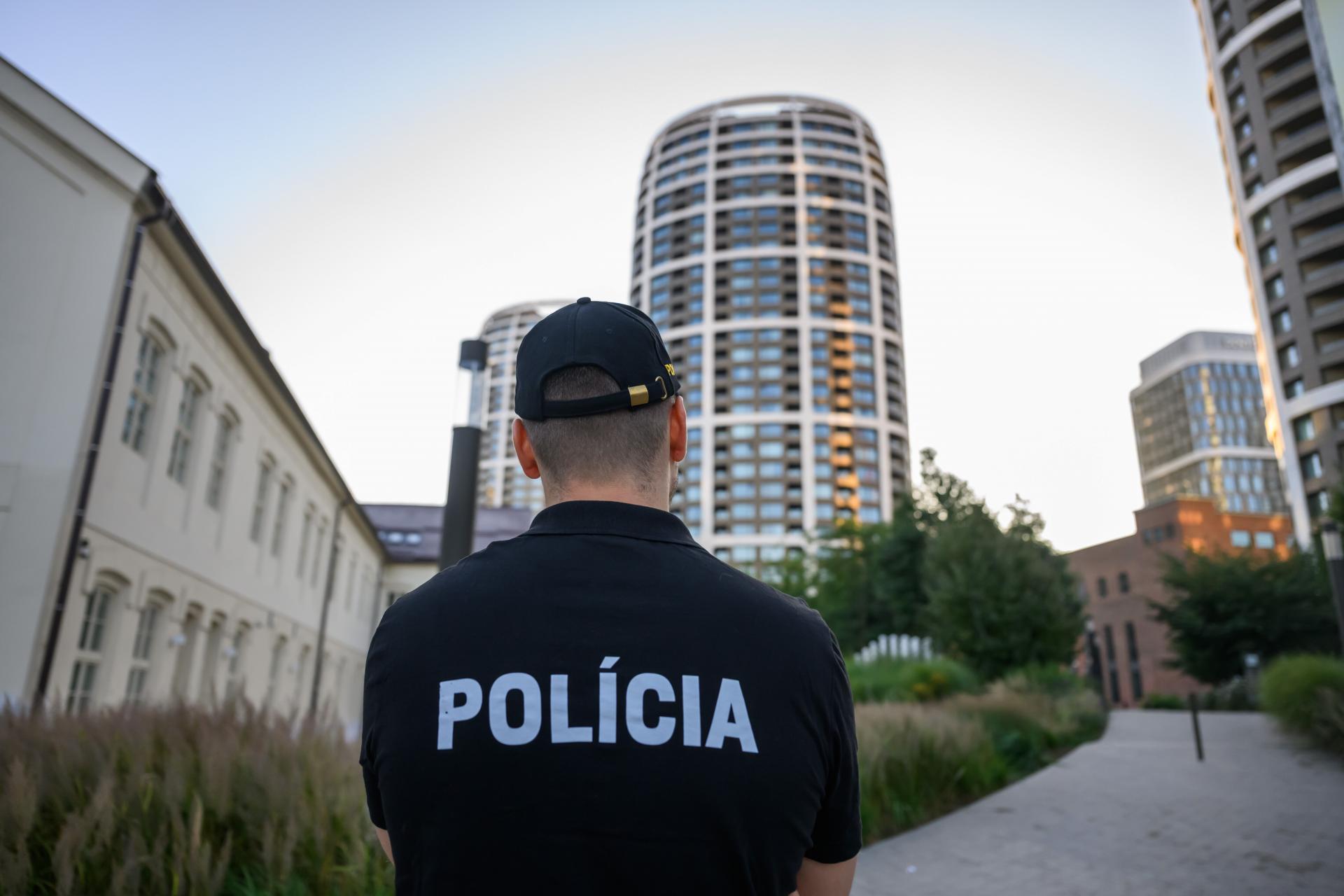 Polícia sa zaoberá videom, v ktorom muž spomína pokus o únos dieťaťa v Trnave