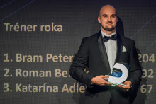 Bram Peters sa zaslúžene tešil z honoru Tréner roka. Holandský odborník v ankete triumfoval so ziskom 204 bodov. FOTO: TASR/J. Novák