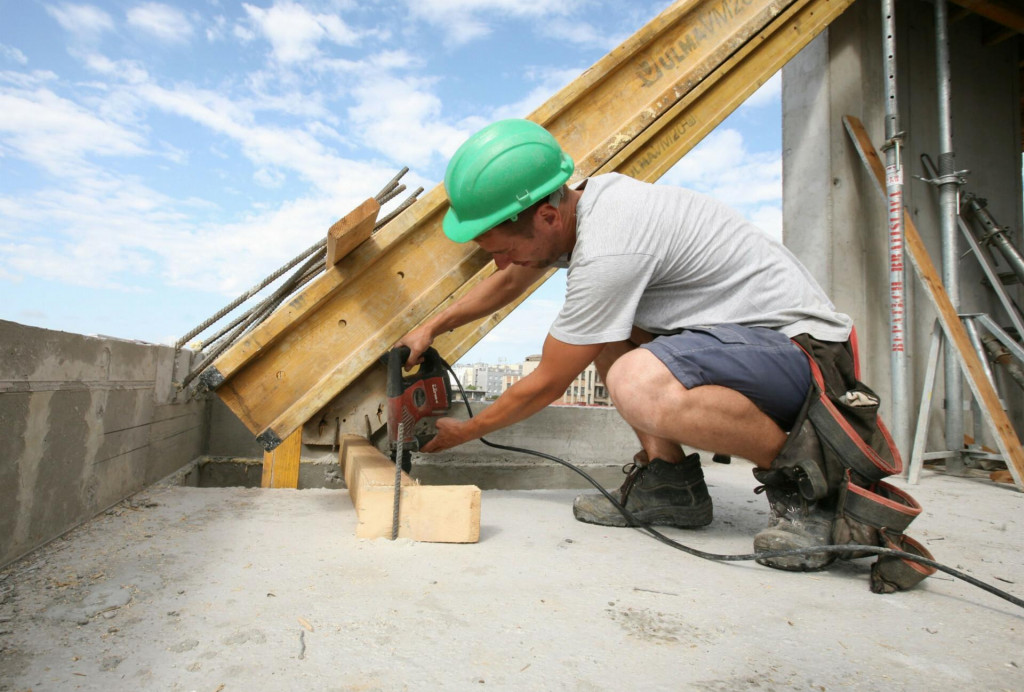 Živnostníkov čaká pri žiadaní o hypotéku náročnejšia cesta.  FOTO: HN/Peter Mayer