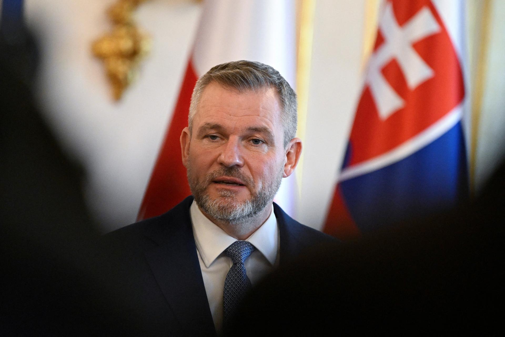 Pellegrini podpísal zákon, podľa ktorého budú môcť samosprávy trvalo využívať rezervný fond na bežné výdavky