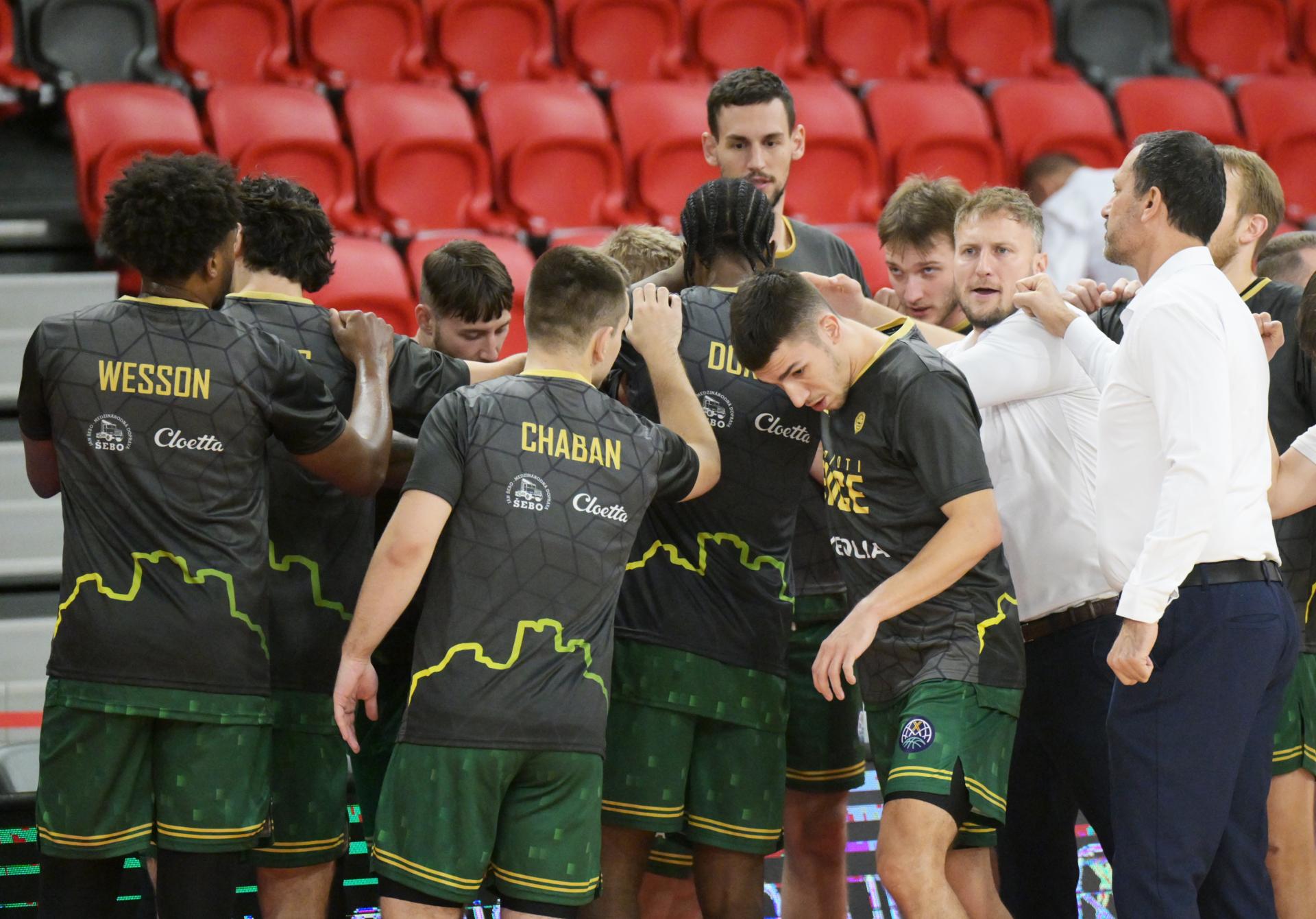 Levickí basketbalisti oslavujú prvé domáce viťazstvo v Lige majstrov, zdolali maďarský Szolnok
