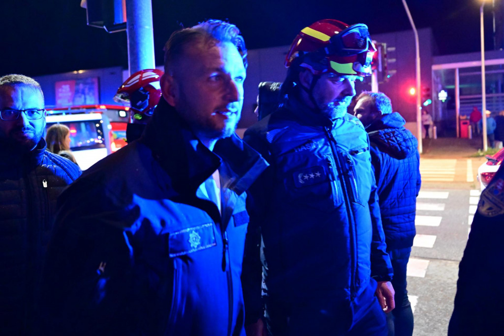 Miesto nehody vlakov navštívil aj minister vnútra Matúš Šutaj Eštok. FOTO: TASR/J. Novák