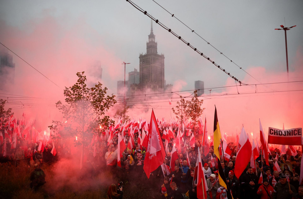 Pochod na pripomenutie 107. výročia poľskej nezávislosti vo Varšave. FOTO: Reuters