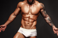 Muži si pichajú botox do semenníkov