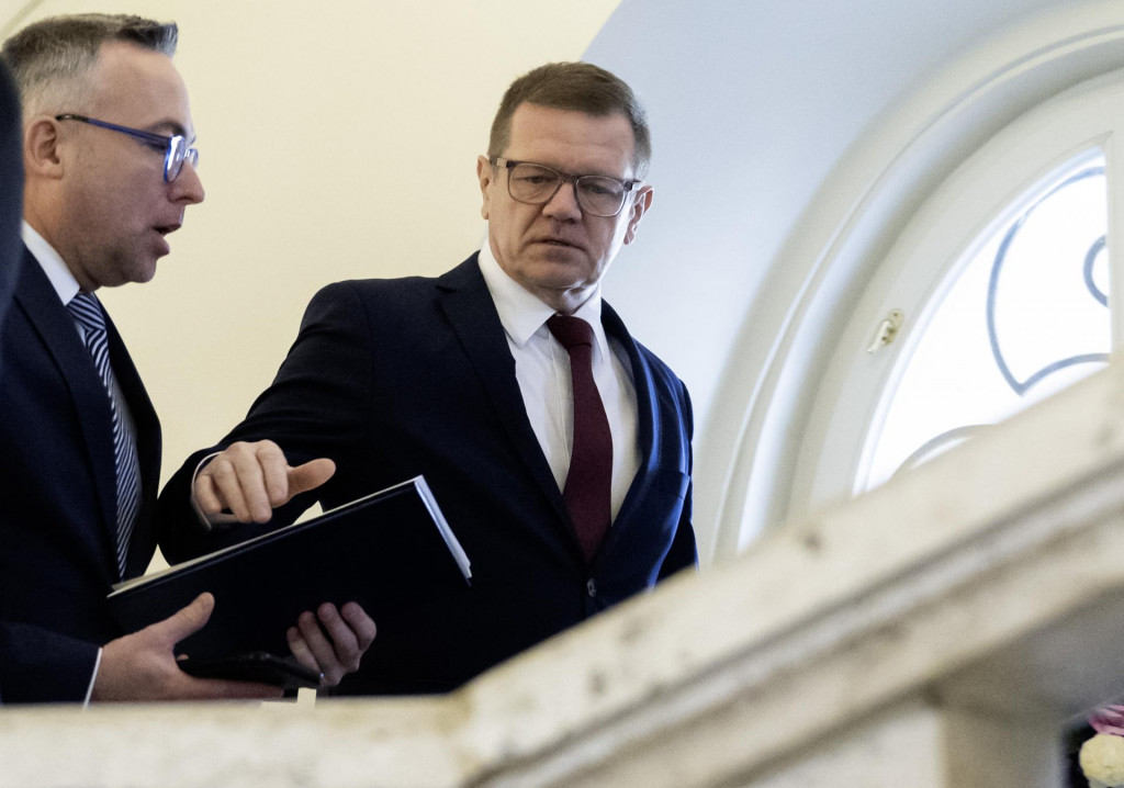 Vpravo podpredseda vlády pre Plán obnovy a znalostnú ekonomiku Peter Kmec. FOTO: TASR/Martin Baumann