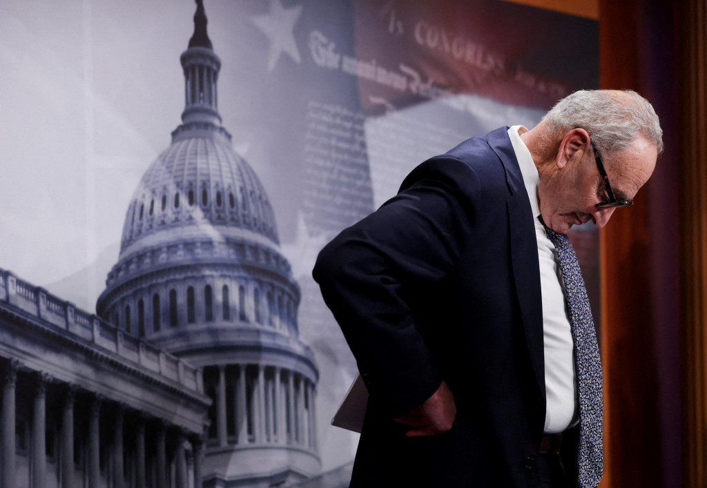 Vedúci menšiny v americkom Senáte Chuck Schumer. FOTO: REUTERS