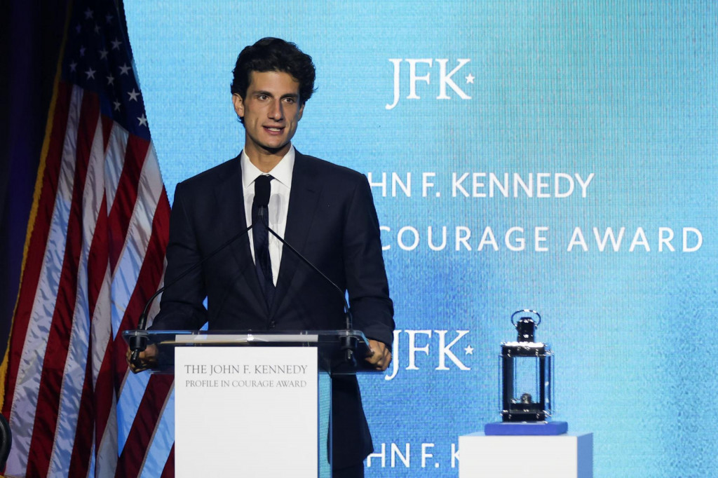 Vnuk niekdajšieho amerického prezidenta Johna F. Kennedyho, Jack Schlossberg, oznámil svoju kandidatúru do amerického Kongresu. FOTO: Reuters