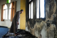 Poškodenie mešity. FOTO: Reuters