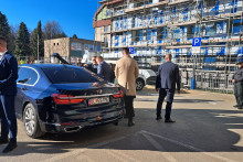 Premiér Robert Fico sa nakoniec popradskej škole vyhol a v meste navštívil len rekonštruovanú nemocnicu. FOTO: TASR/A. Hudecová