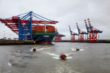 Obchodný prebytok EÚ sa za prvých 9 mesiacov znížil na 104,3 miliardy eur zo 113 miliárd eur v rovnakom období pred rokom. Export vzrástol o tri percentá a import o 3,6 percenta. FOTO: REUTERS