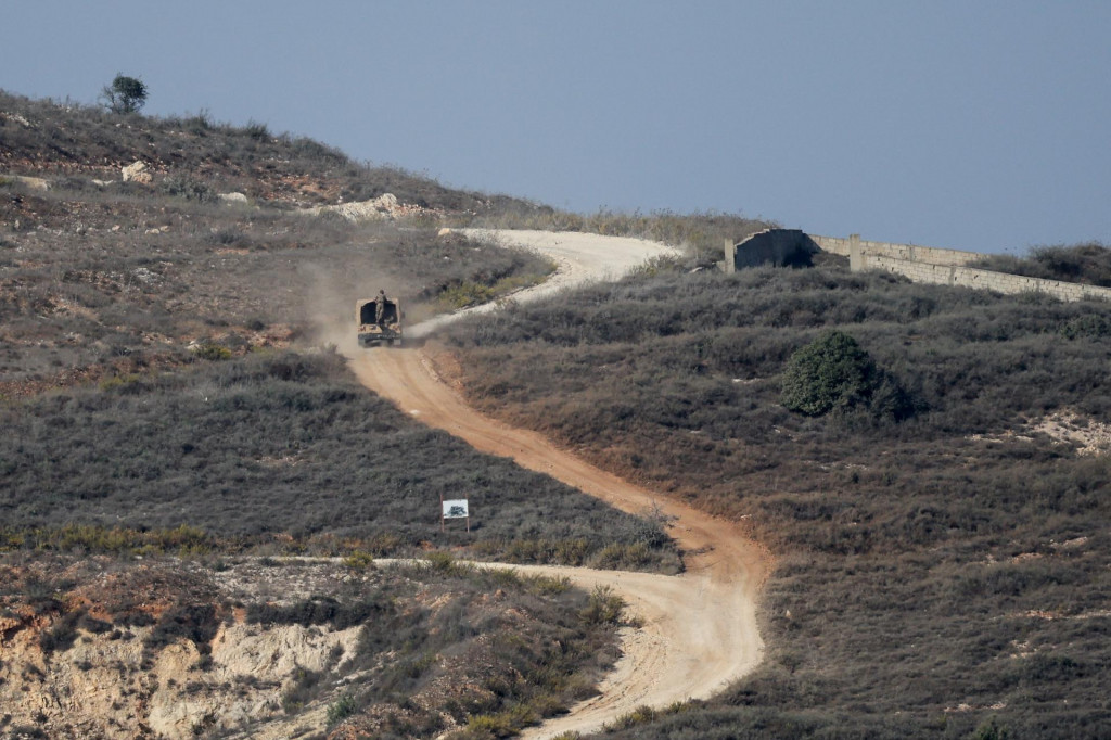 Libanonskí vojaci na libanonskej strane izraelsko-libanonskej hranice. FOTO: Reuters